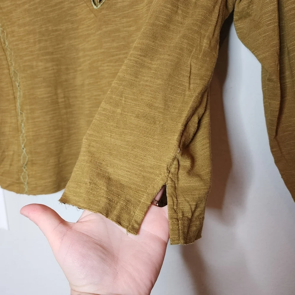 NWT Free People linen-blend Embroidered top in Moss Combo.‎